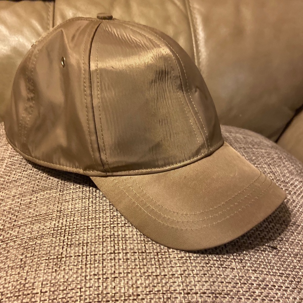 H&M Golden Baseball Cap✨